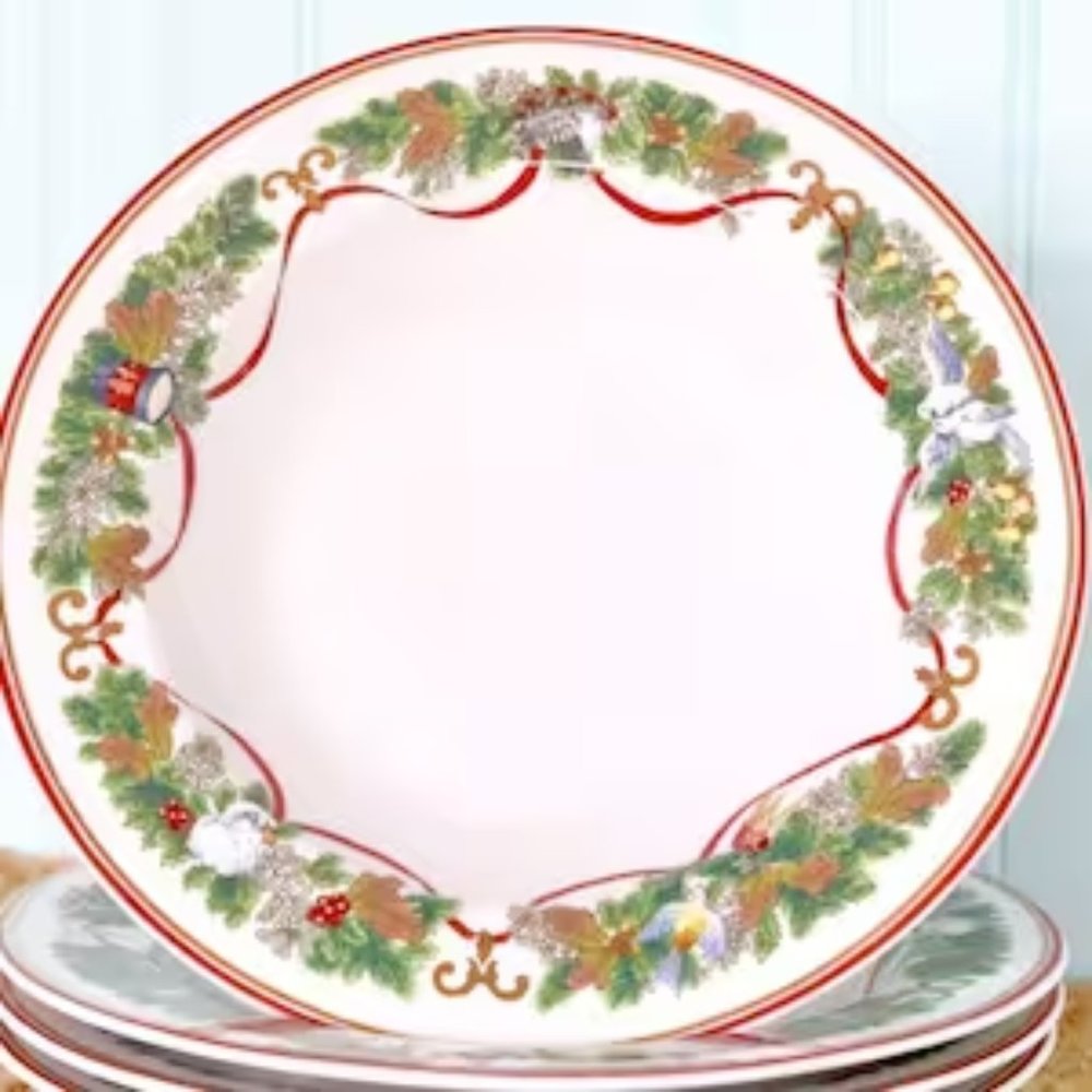 Macy's Royal Gallery All The Days Of Christmas Soup Bowl 1993